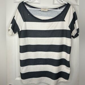 Fantastic Fawn Great and White Striped Tee women’s sz M